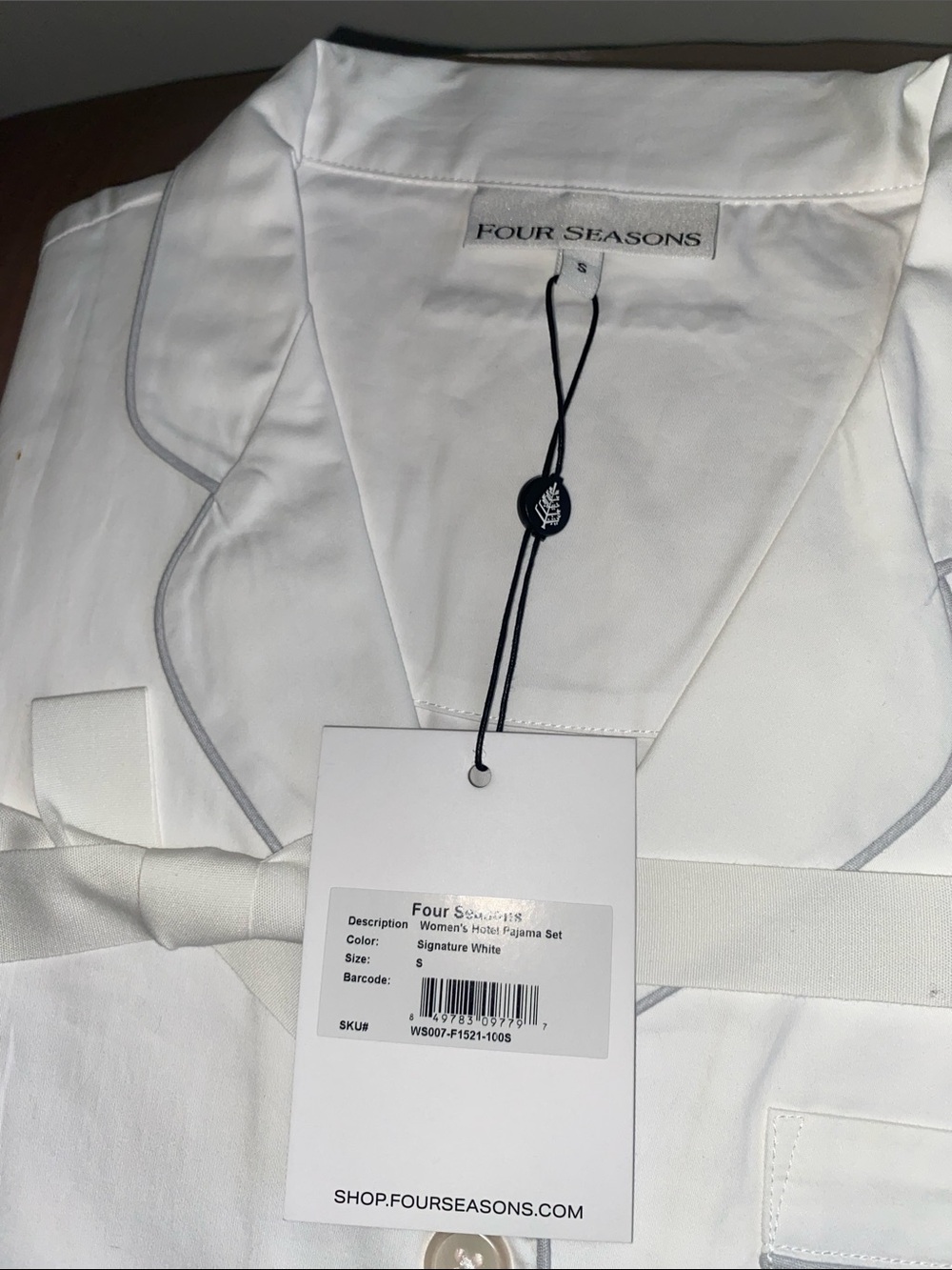 NWT Four Seasons Hotel Luxury Pajama Set White Grey S - Picture 3 of 3